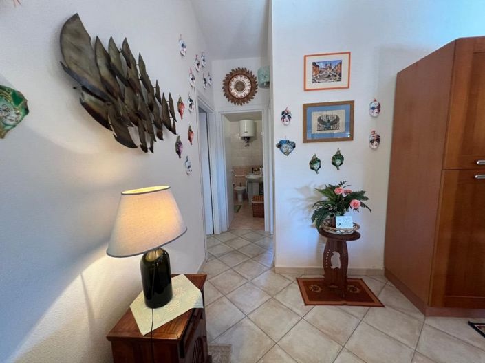 Image No.18-2 Bed House for sale