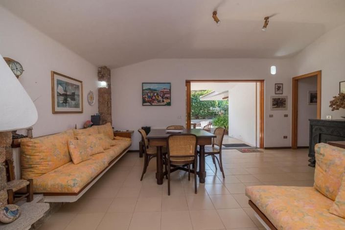 Image No.11-3 Bed House for sale