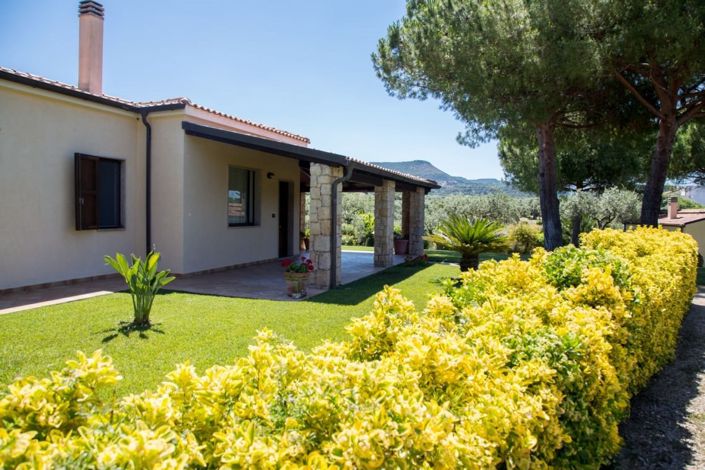 Image No.8-4 Bed House for sale