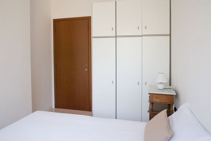 Image No.27-5 Bed House for sale