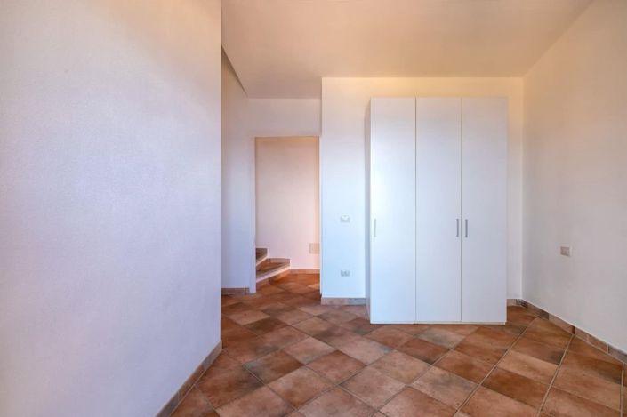 Image No.14-2 Bed House for sale