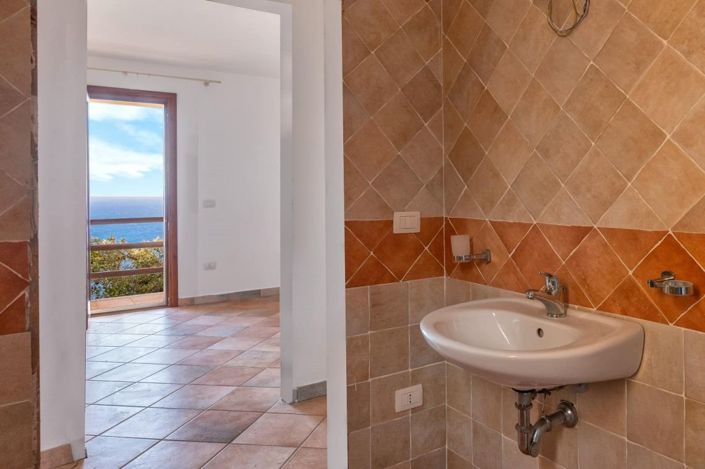 Image No.15-2 Bed House for sale