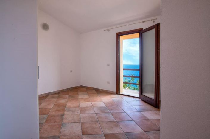 Image No.17-2 Bed House for sale