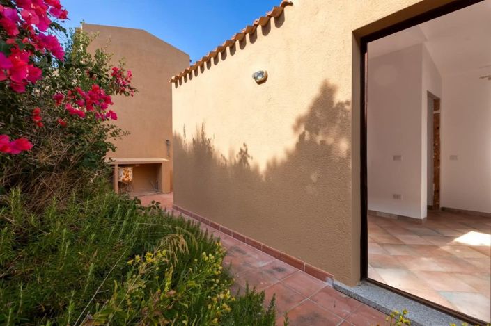 Image No.5-2 Bed House for sale