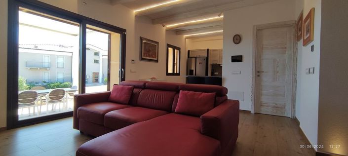 Image No.12-2 Bed House for sale