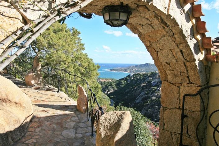 Image No.8-7 Bed House for sale