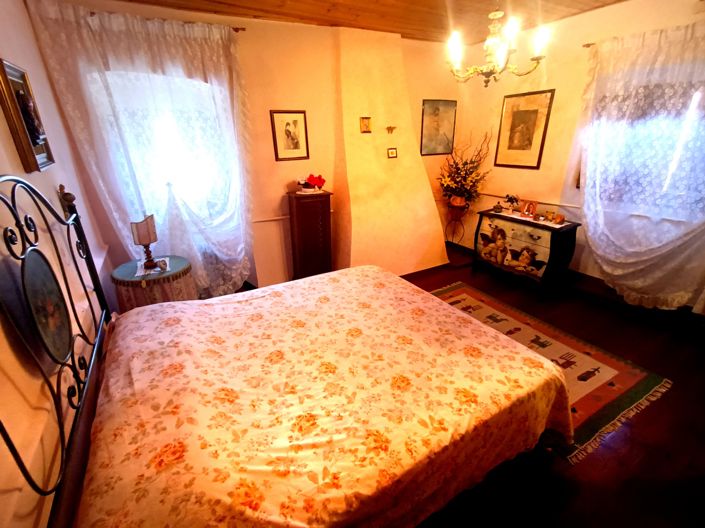 Image No.15-3 Bed House for sale