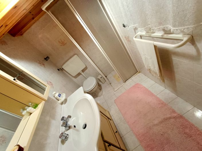 Image No.26-3 Bed House for sale