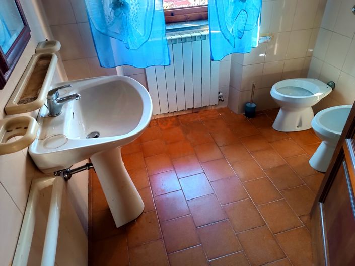 Image No.18-2 Bed House for sale