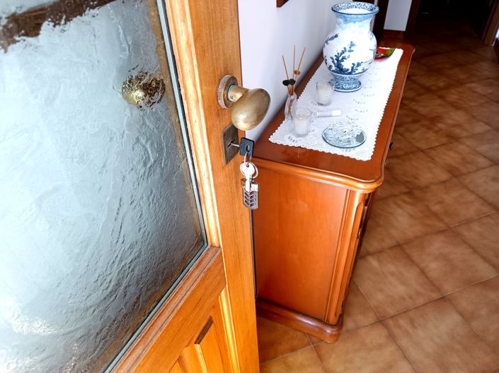 Image No.4-2 Bed House for sale