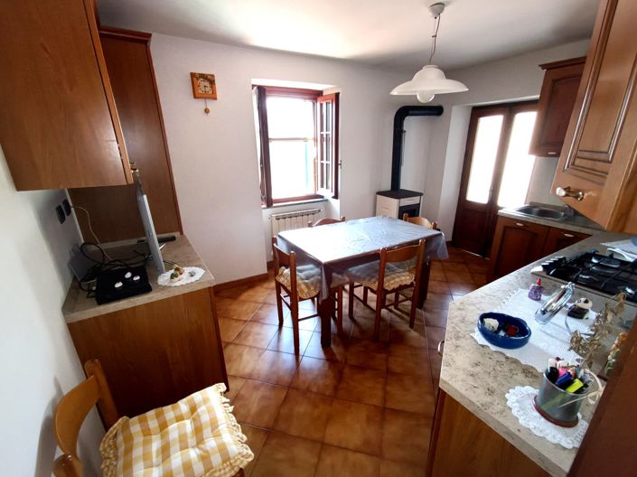 Image No.6-2 Bed House for sale