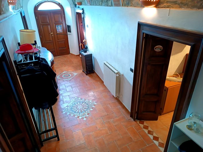 Image No.13-10 Bed House for sale