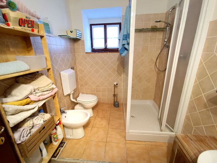 Image No.19-10 Bed House for sale