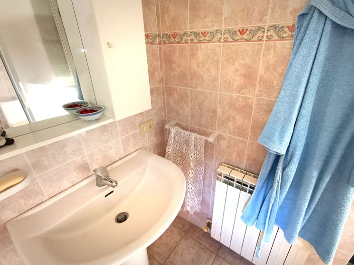 Image No.30-5 Bed Country House for sale