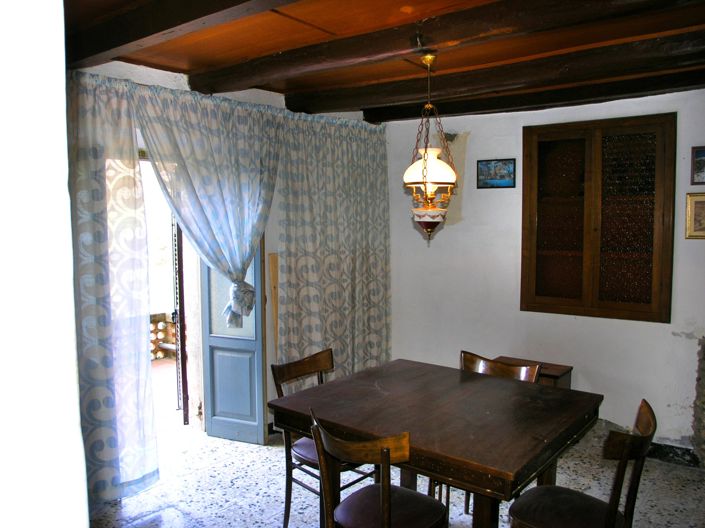 Image No.6-2 Bed House for sale