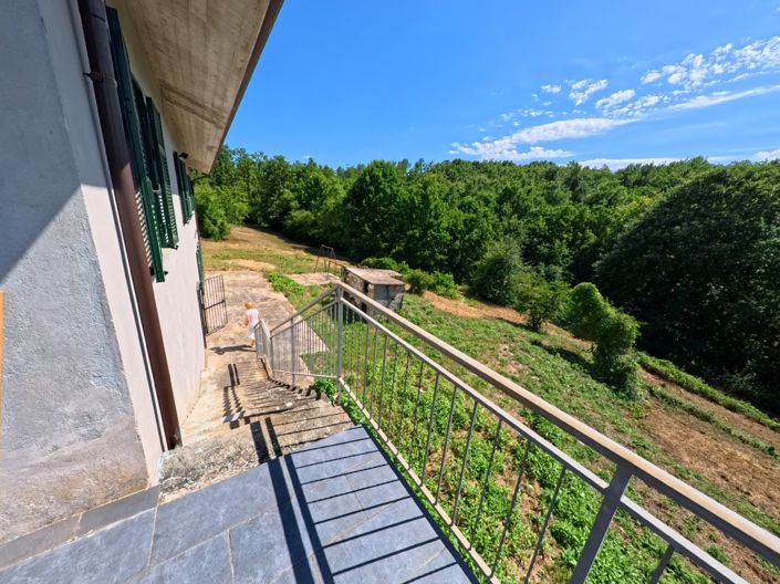 Image No.10-3 Bed House for sale