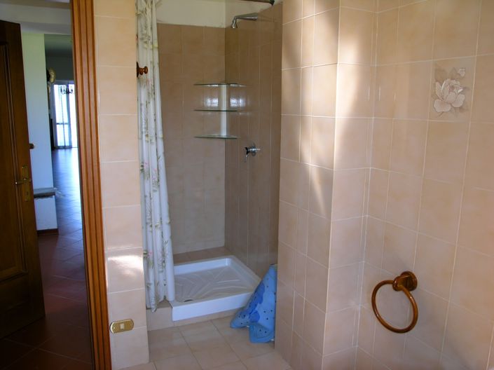 Image No.17-3 Bed House for sale