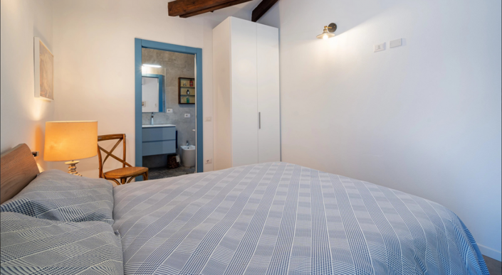 Image No.20-5 Bed House for sale