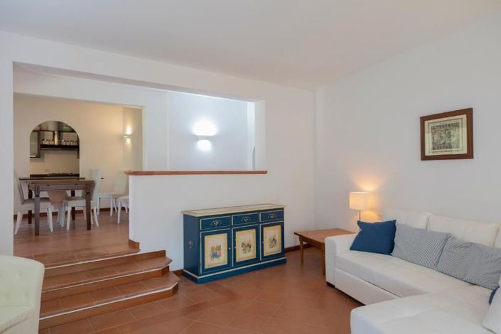 Image No.12-4 Bed House for sale