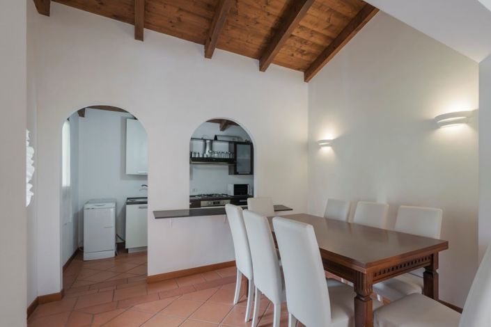 Image No.16-4 Bed House for sale