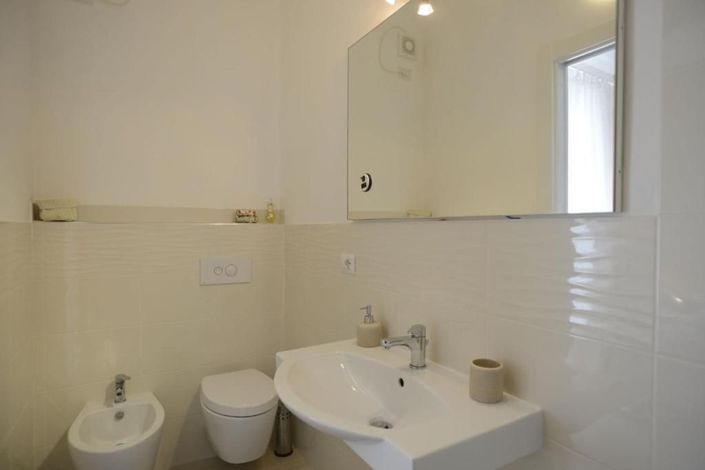 Image No.18-2 Bed Apartment for sale