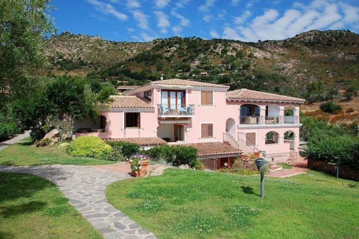 Image No.5-10 Bed House for sale