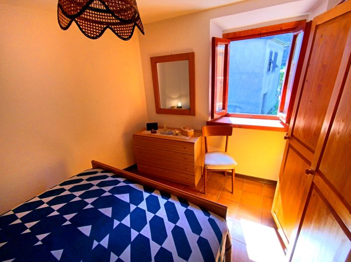 Image No.19-3 Bed House for sale