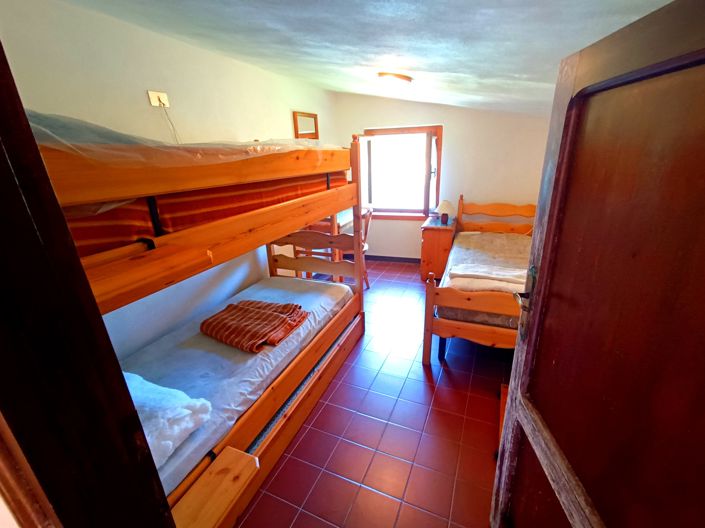 Image No.27-3 Bed House for sale