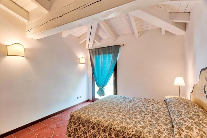 Image No.21-4 Bed House for sale