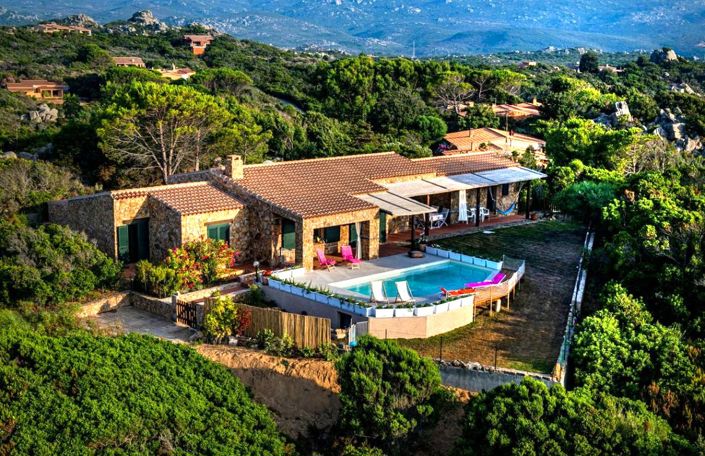 Image No.2-4 Bed House for sale