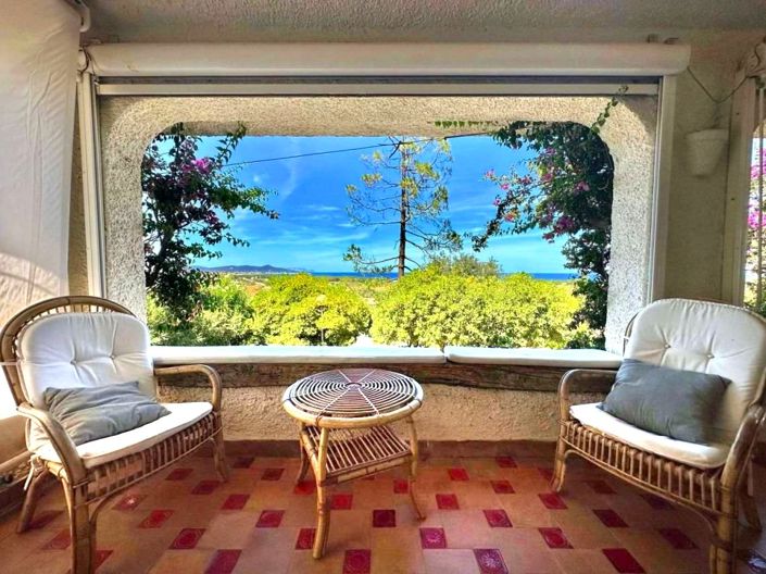 Image No.1-4 Bed House for sale