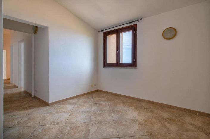 Image No.18-3 Bed House for sale