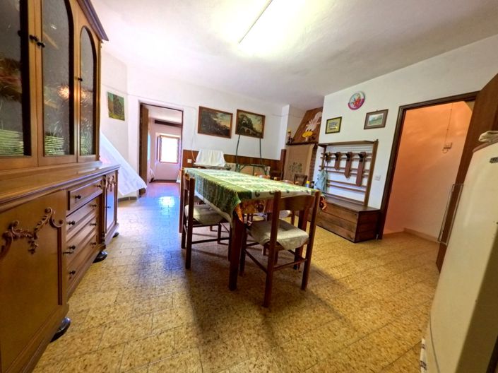 Image No.9-5 Bed House for sale