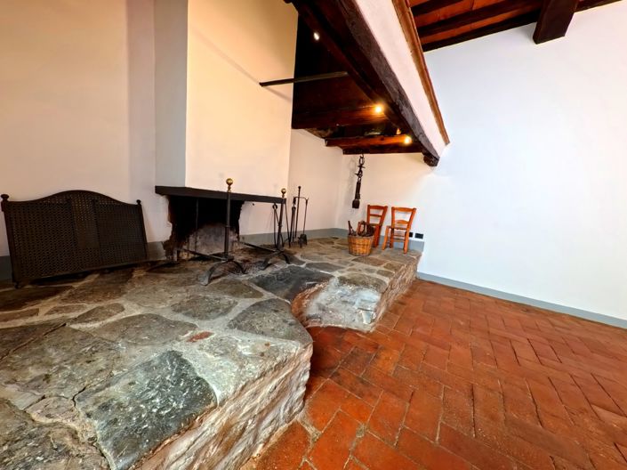 Image No.11-2 Bed House for sale