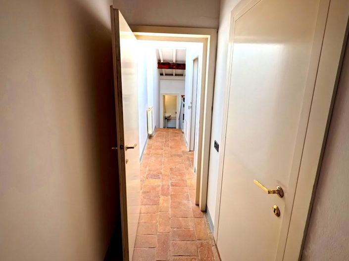 Image No.19-2 Bed House for sale