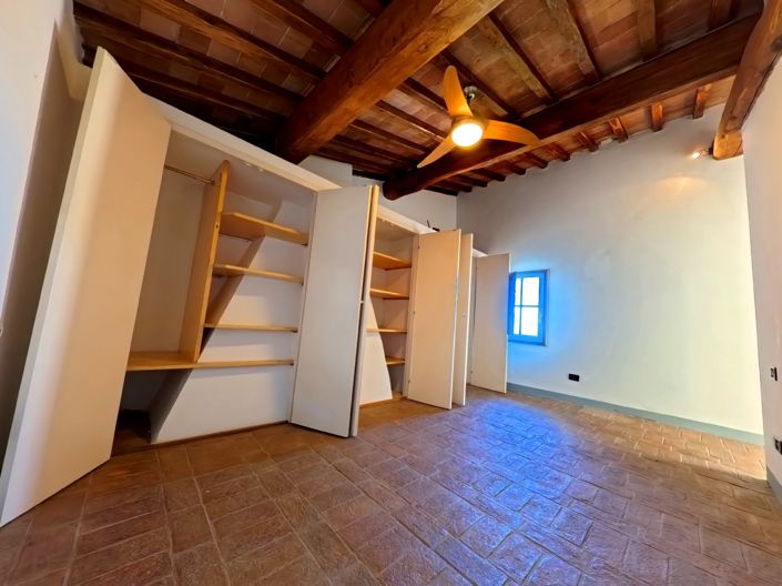 Image No.22-2 Bed House for sale