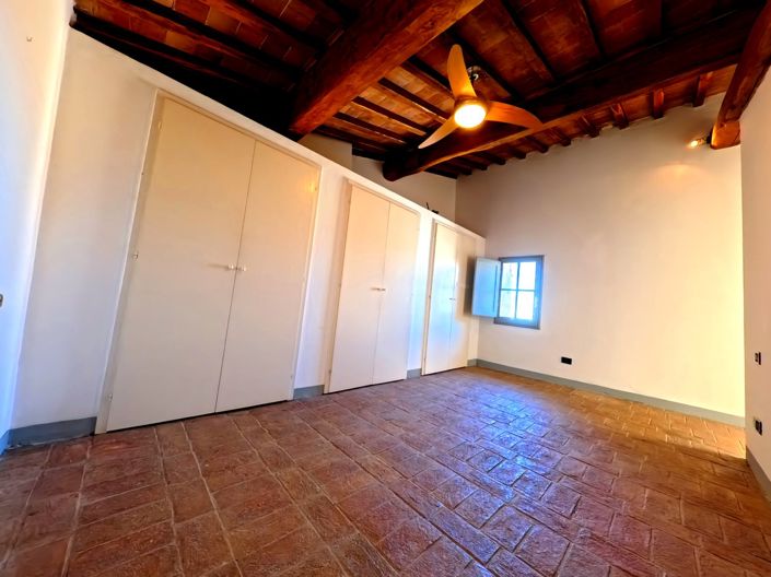 Image No.23-2 Bed House for sale