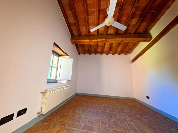 Image No.26-2 Bed House for sale