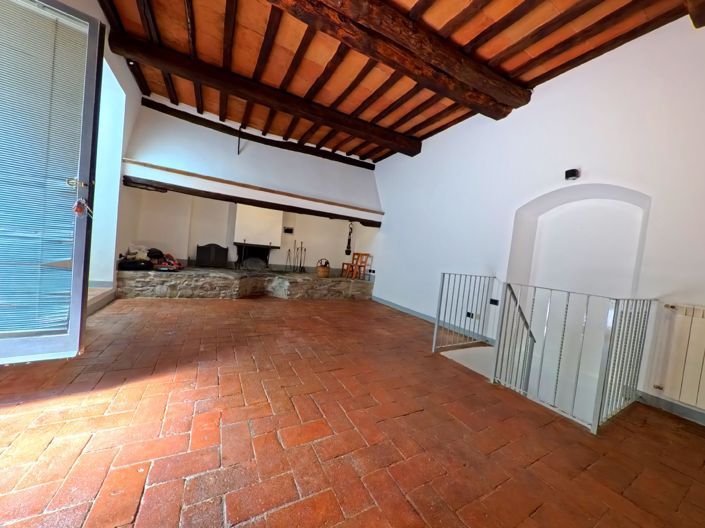 Image No.9-2 Bed House for sale