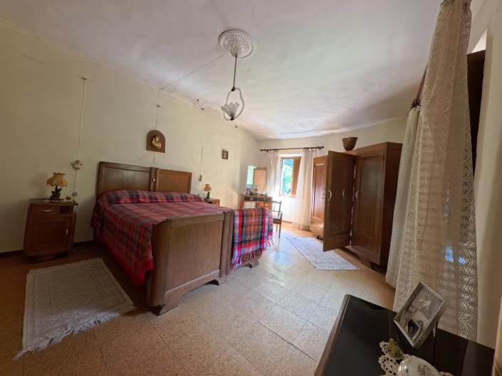 Image No.26-5 Bed Village House for sale