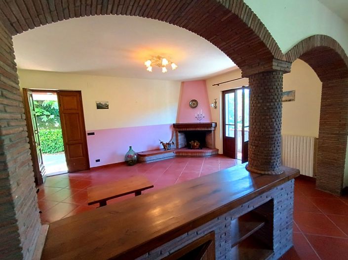 Image No.18-4 Bed House for sale