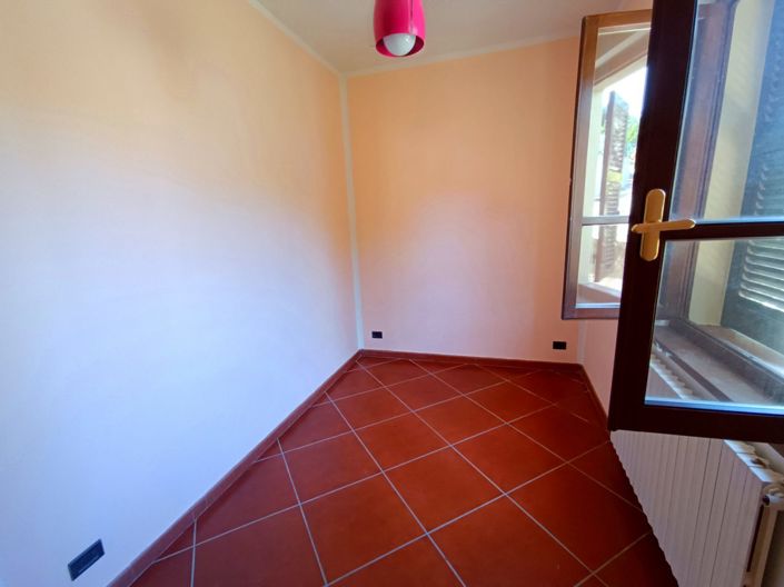 Image No.29-4 Bed House for sale