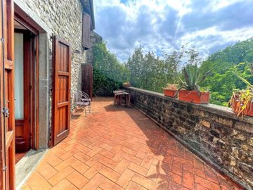1 - Tresana, Apartment
