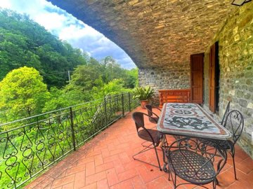 1 - Tresana, Apartment