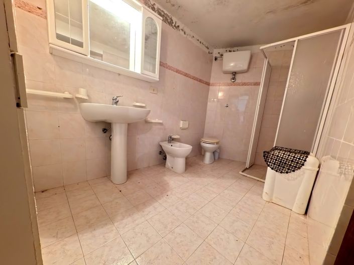 Image No.14-2 Bed House for sale