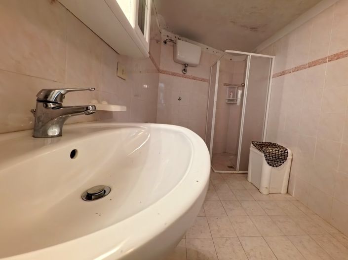 Image No.15-2 Bed House for sale