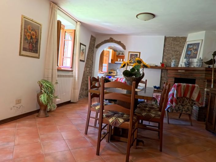 Image No.9-2 Bed House for sale