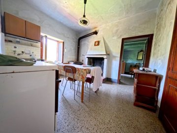 vendita-gruppo-di-fabbricati-lucca-rif-grf-18