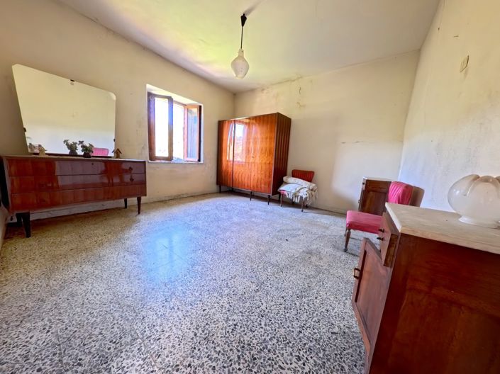 Image No.18-4 Bed Country House for sale