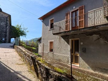 vendita-gruppo-di-fabbricati-lucca-rif-grf-18